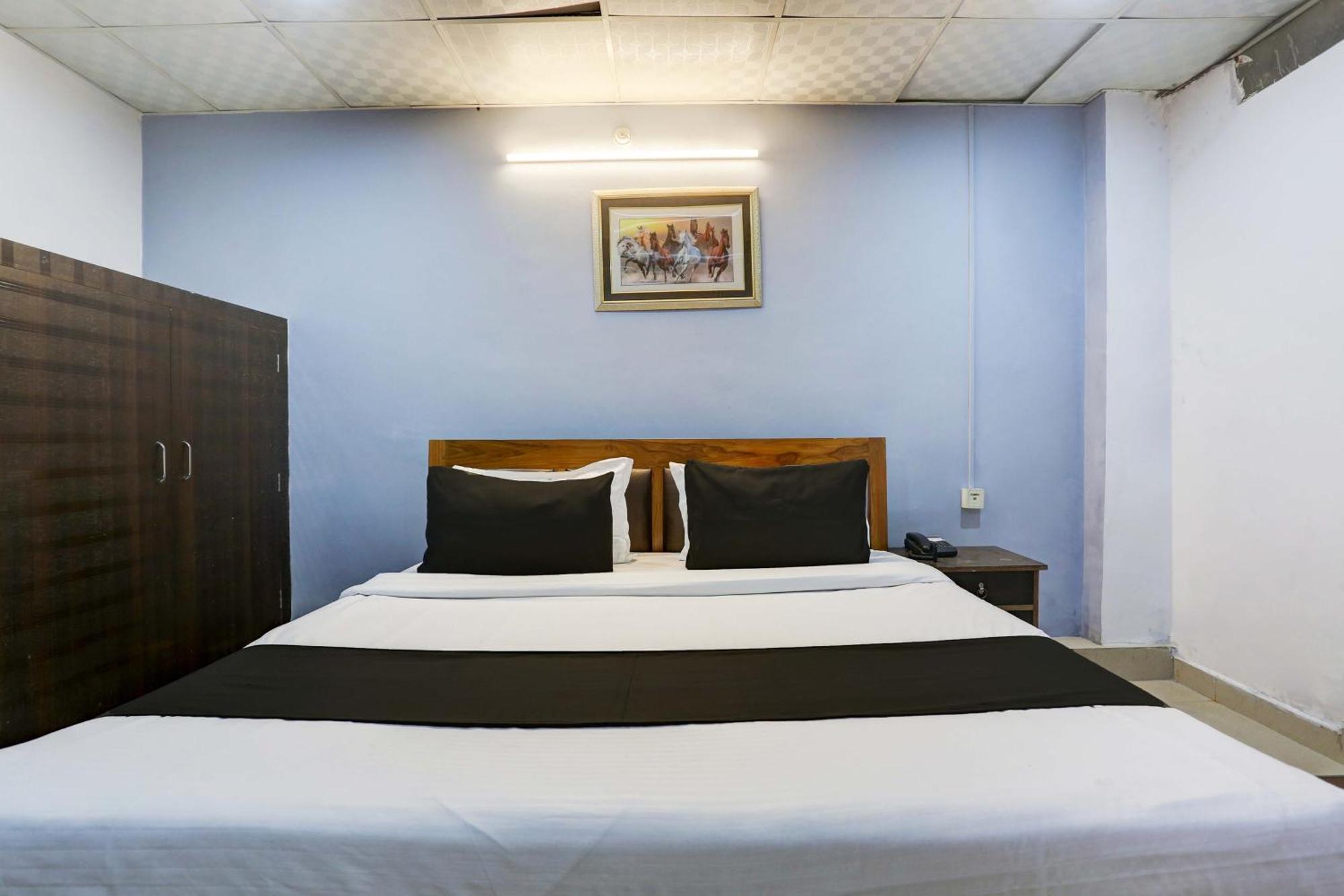 Collection O Hotel Moon Light Lucknow Dış mekan fotoğraf