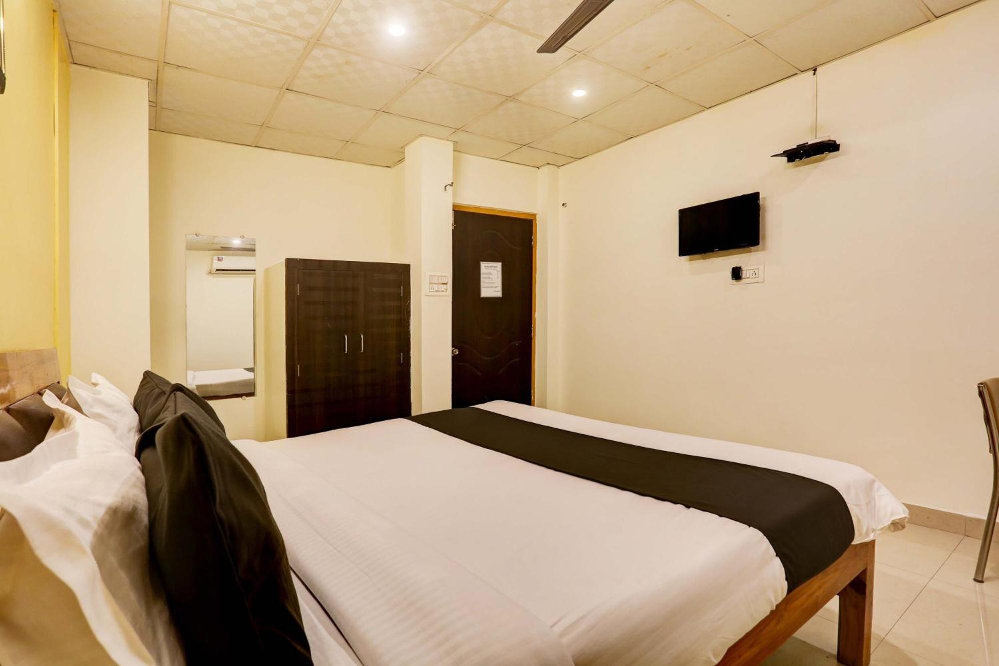Collection O Hotel Moon Light Lucknow Dış mekan fotoğraf