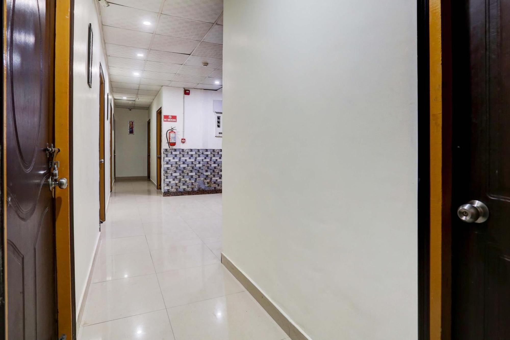 Collection O Hotel Moon Light Lucknow Dış mekan fotoğraf