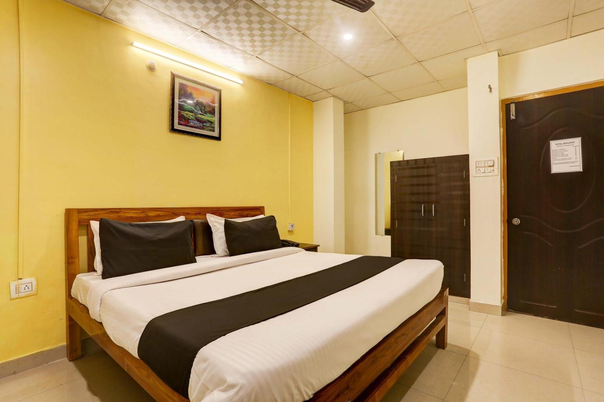 Collection O Hotel Moon Light Lucknow Dış mekan fotoğraf