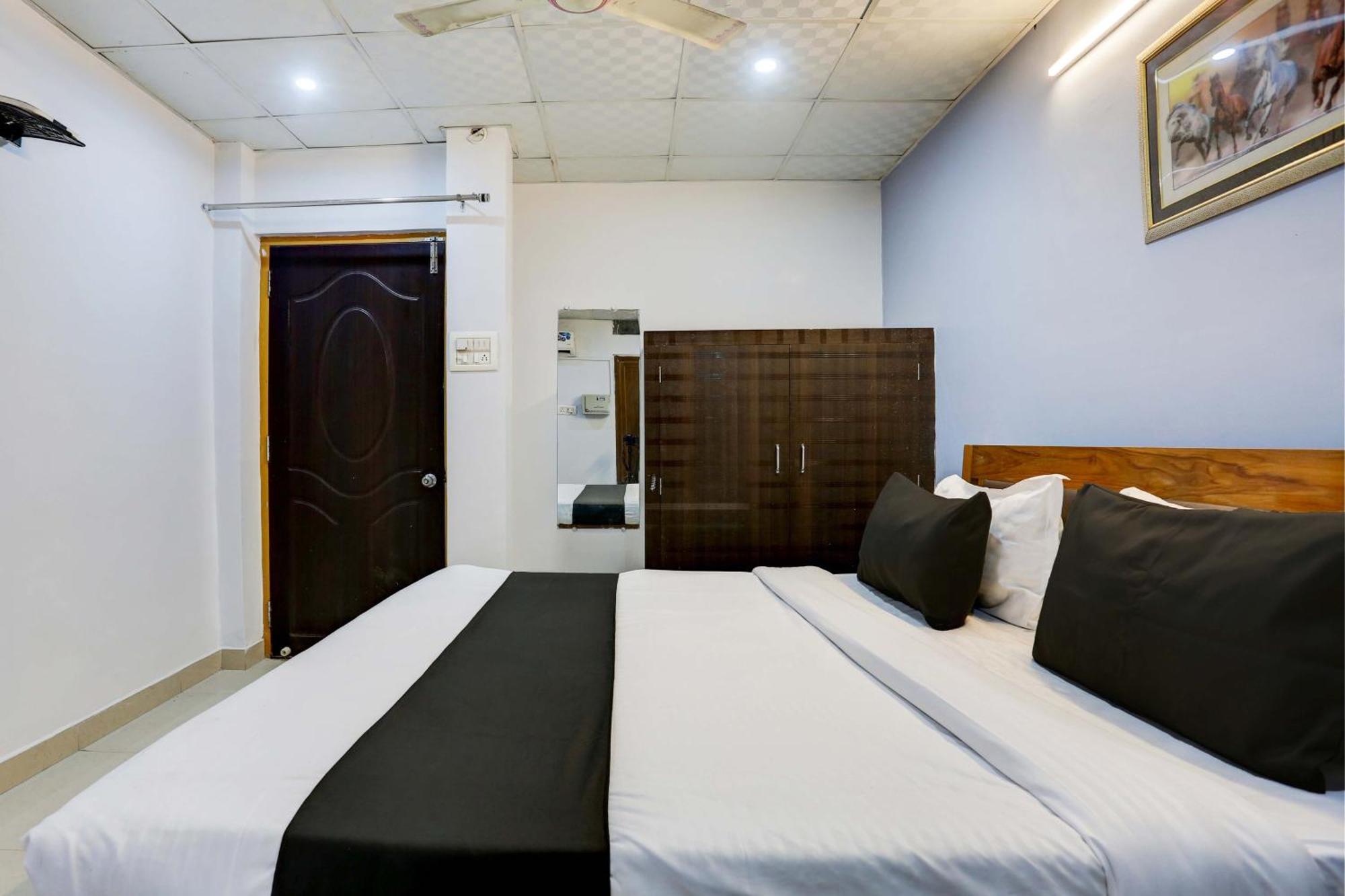 Collection O Hotel Moon Light Lucknow Dış mekan fotoğraf