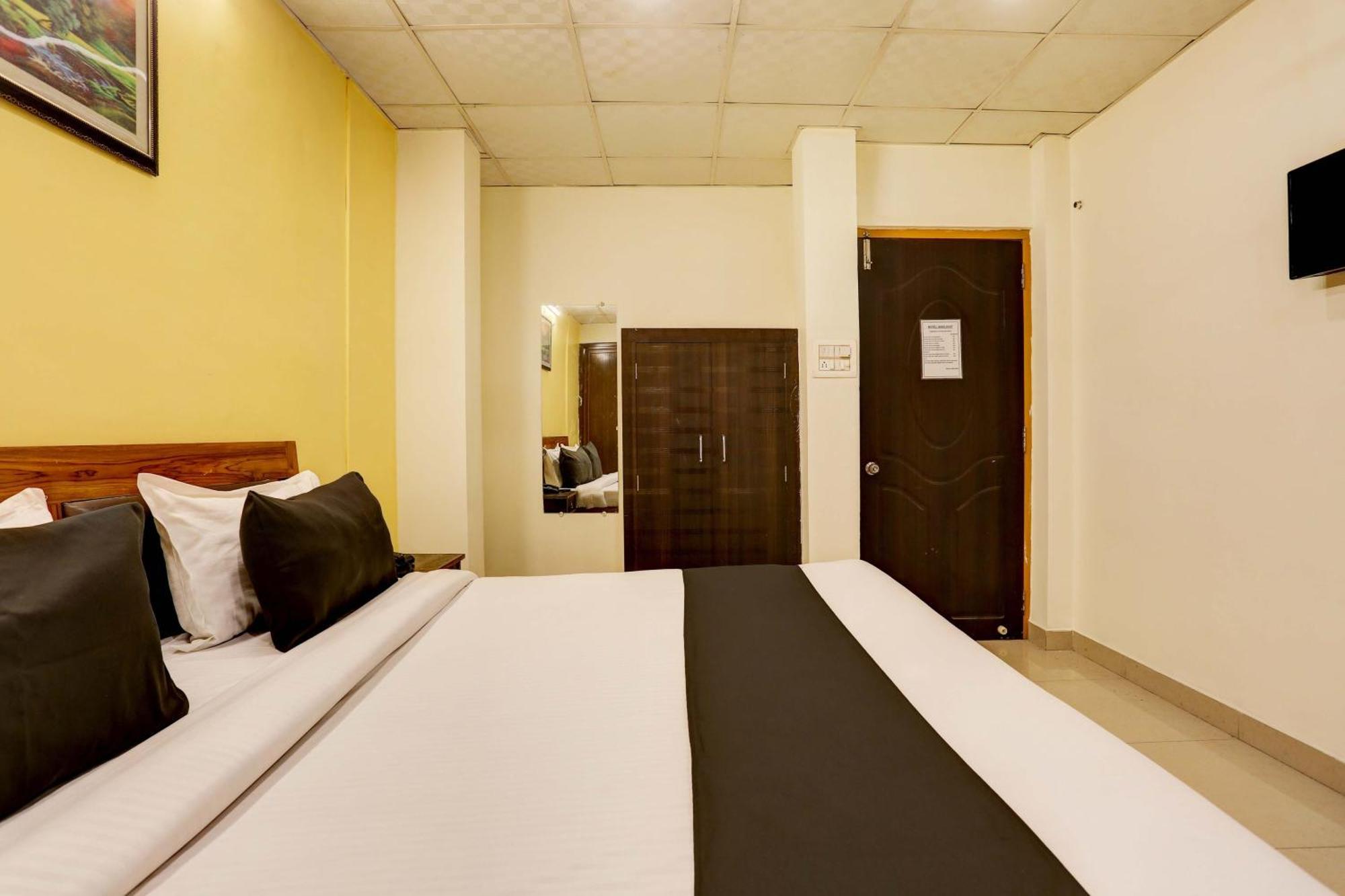 Collection O Hotel Moon Light Lucknow Dış mekan fotoğraf