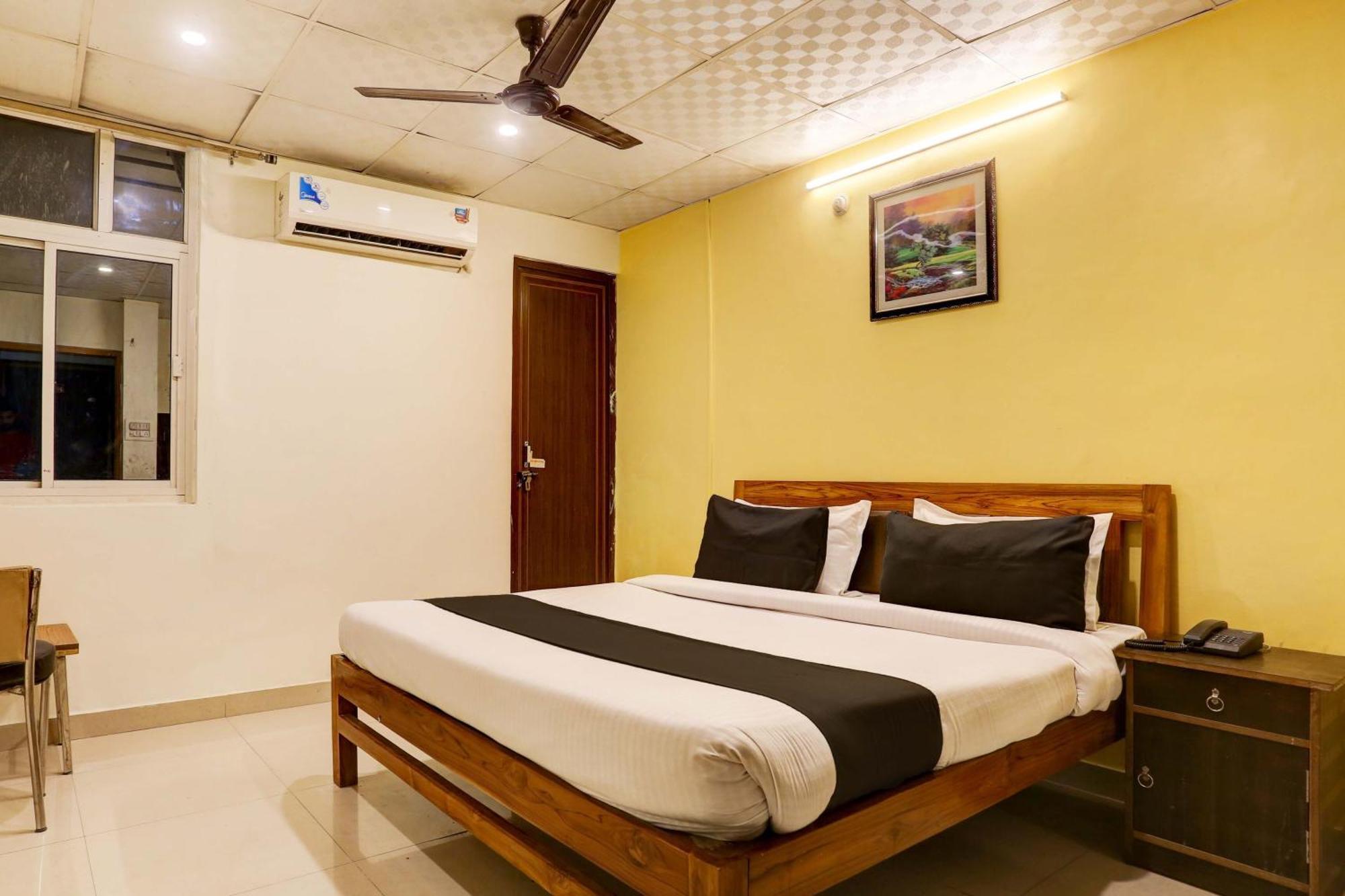 Collection O Hotel Moon Light Lucknow Dış mekan fotoğraf