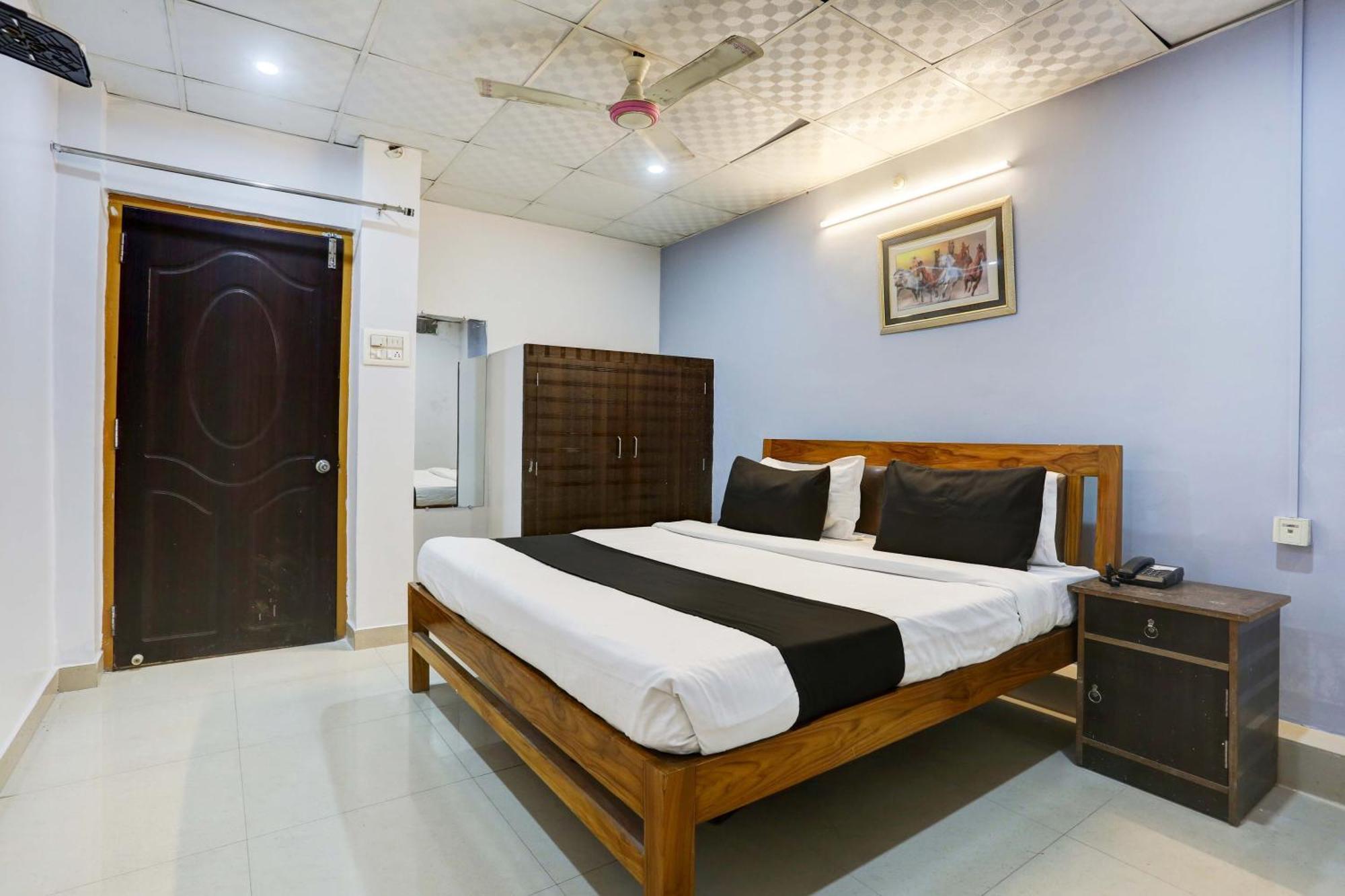 Collection O Hotel Moon Light Lucknow Dış mekan fotoğraf